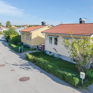 Tallkrogen Romantic House - Upper Or Lower Apartment
